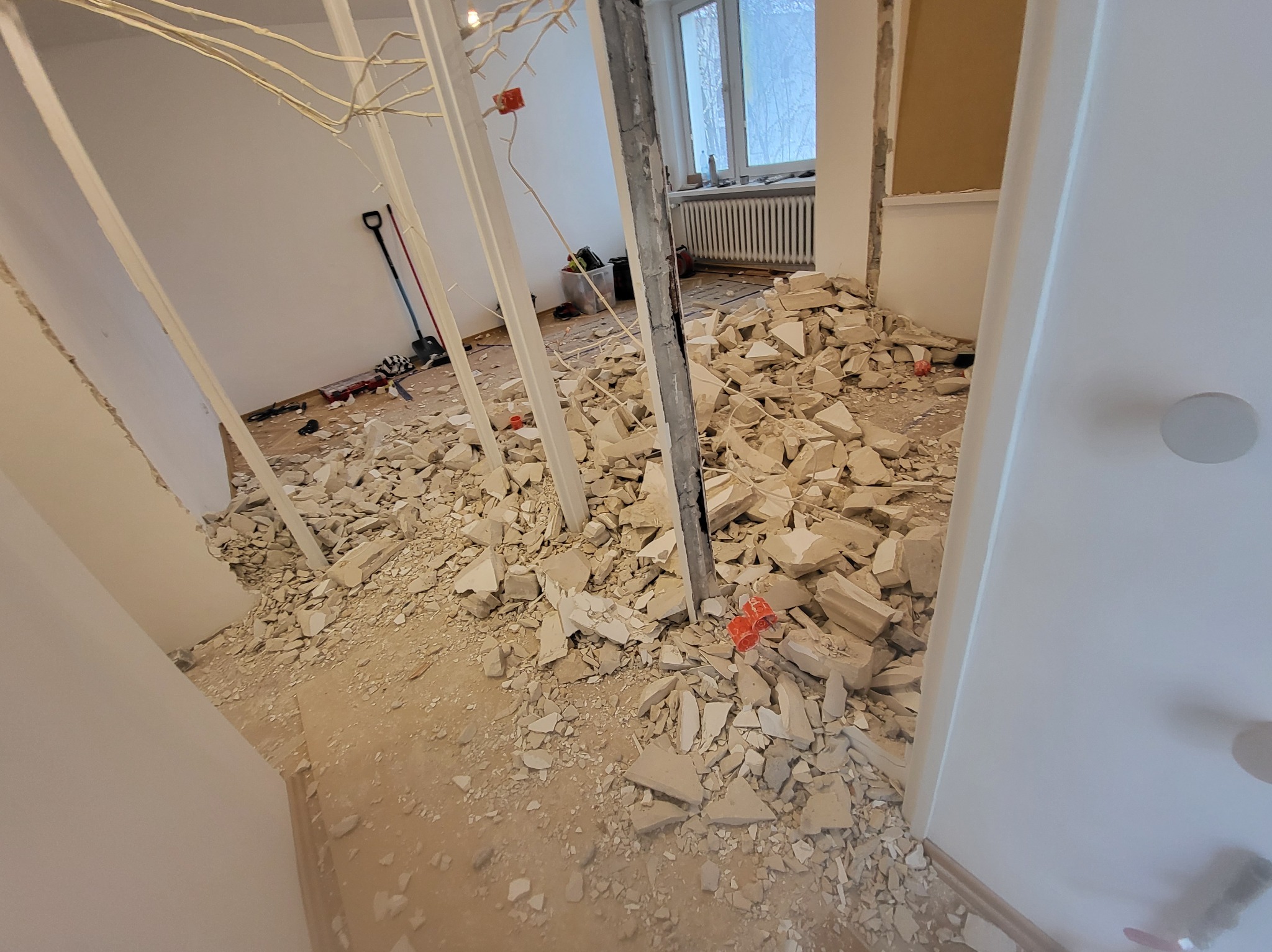 Rozbiórki i wyburzenia wewnątrz budynku