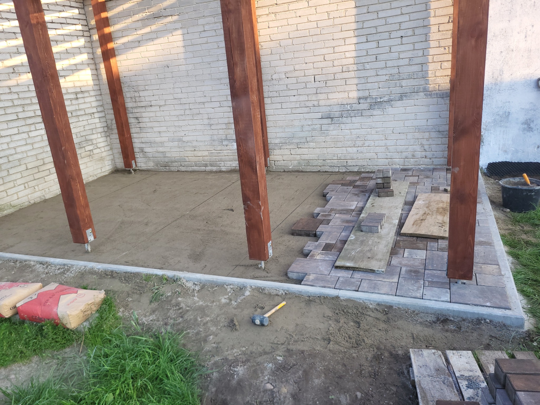 Kostka brukowa pod altanką