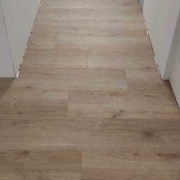 Układanie paneli Oborniki 2