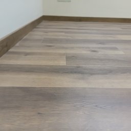 Układanie paneli Oborniki 3