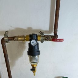 Reduktor + licznik → kontrola ciśnienia