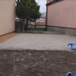 Marcin Karmoliński karmi bruk - Firma Brukarska Boron&oacute;w