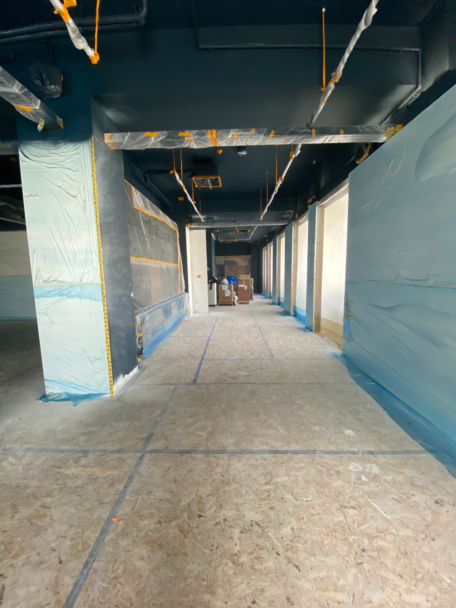 Malowanie natryskowe 3000m2 w Krupa Art Foundation