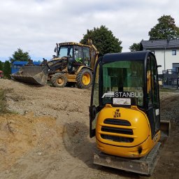  Usługi robót ziemnych koparko-ładowarką CAT i minikoparką JCB .
-wykopy pod instalacje wod-kan , gaz , elektr.
-odkopywanie budynków,
-wykopy pod fundamenty , ogrodzenia,
-wyrównywanie  i utwardzenie terenu
i inne związane z pracą koparkami   tel6914