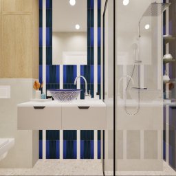 Inside House - Ewa Antczak - Wizualizacja łazienki z umywalką w stylu marokańskim, kabiną prysznicową i drewnianą szafką. Płytki w biało-niebieskie pasy dodają wnętrzu charakteru.