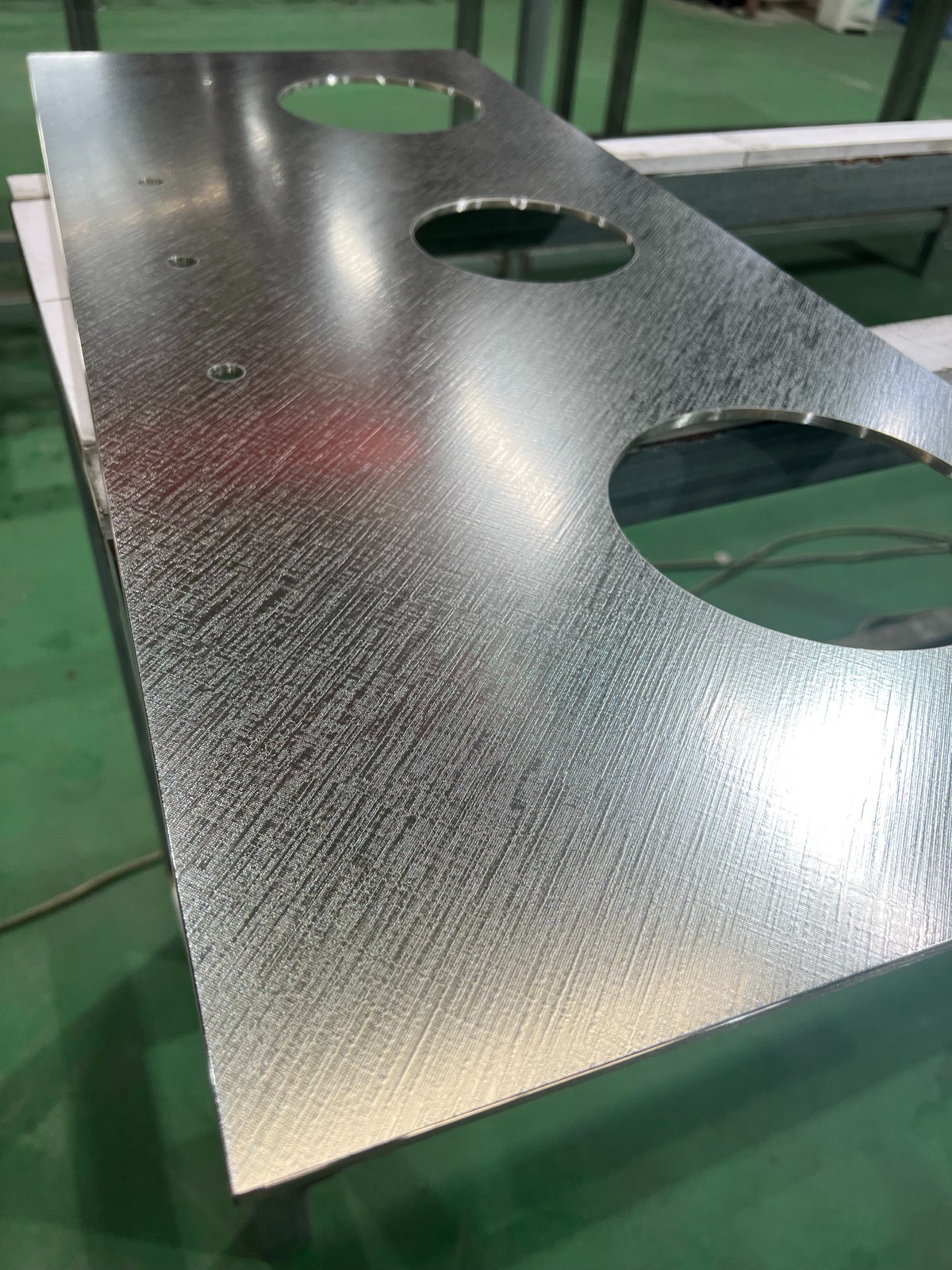 Blat kuchenny wykonany ze stali litej. Stal: Cross.