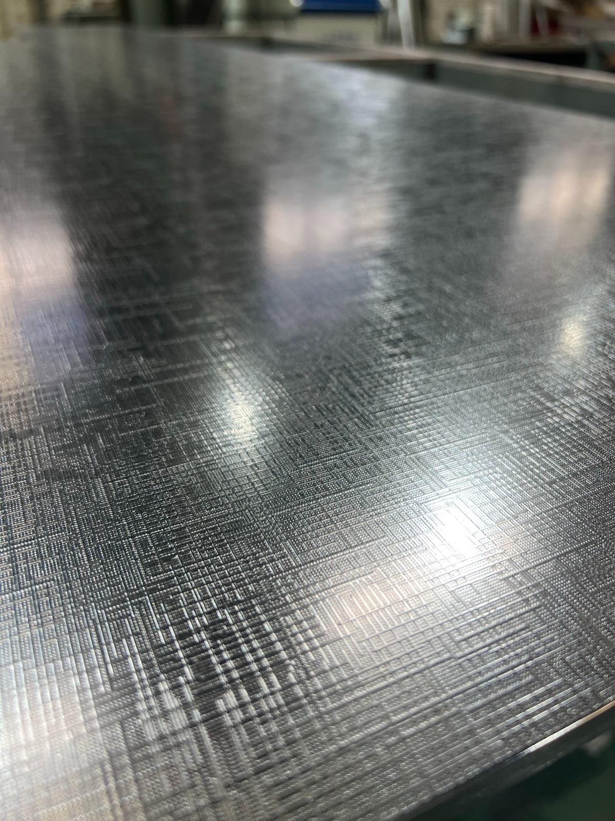 Blat wykonany ze stali litej 10mm. Stal: Star rain.