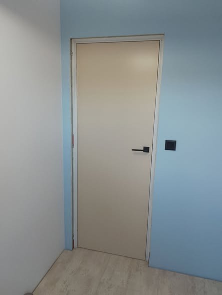 drzwi wewnętrzne bez przylgowe z krytą ościeżnicą