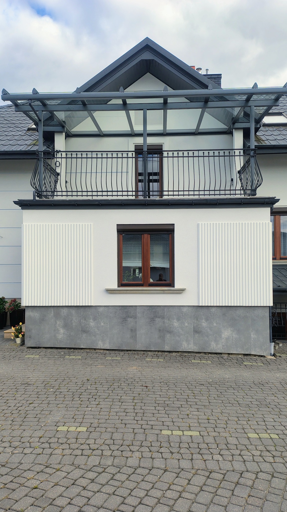 Zadaszenie tarasu o wym. 5 x 3. Szkło bezpieczne 10 mm bezbarwne.