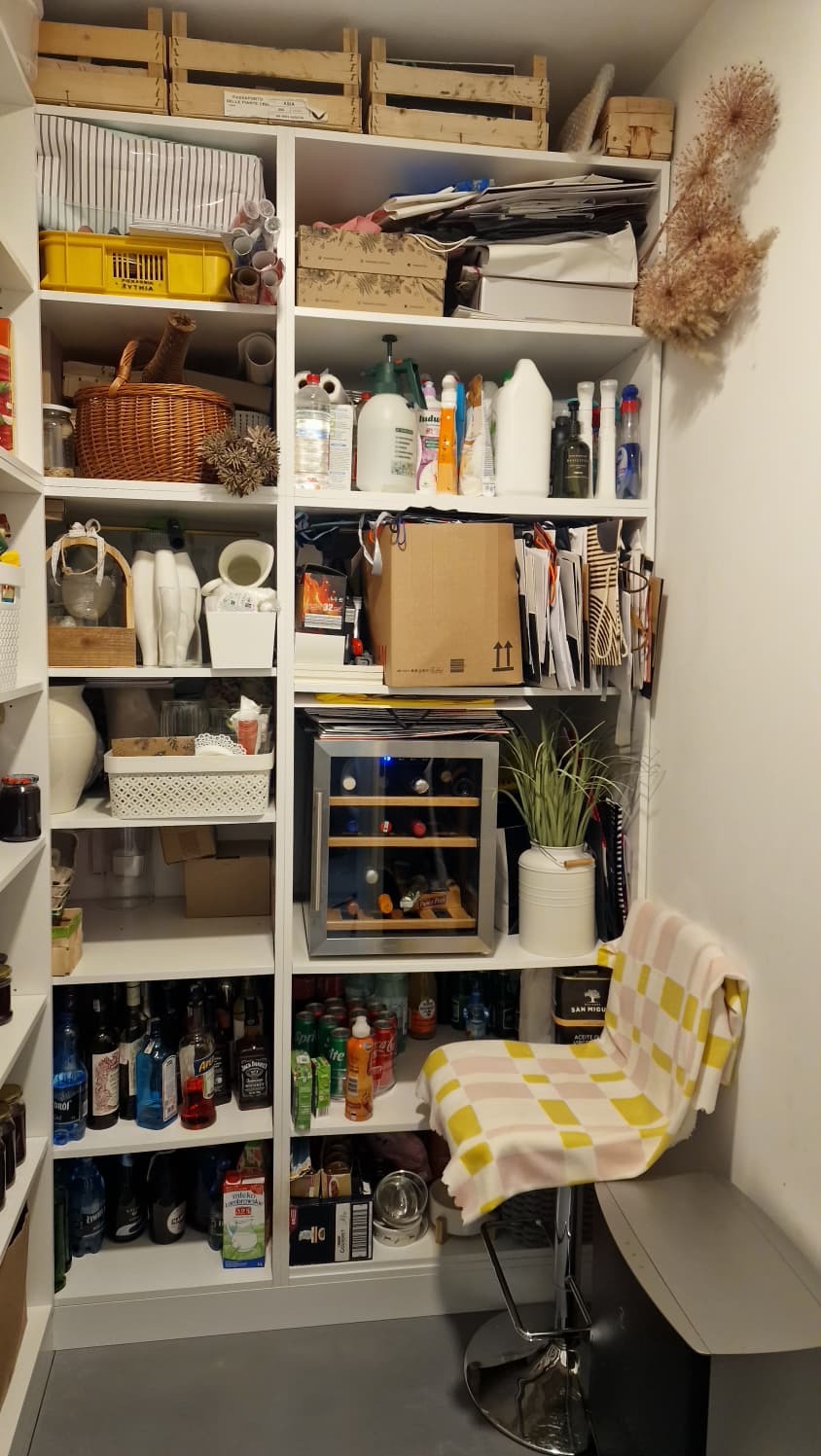 Spiżarnia PRZED Declutteringiem i Organizacją