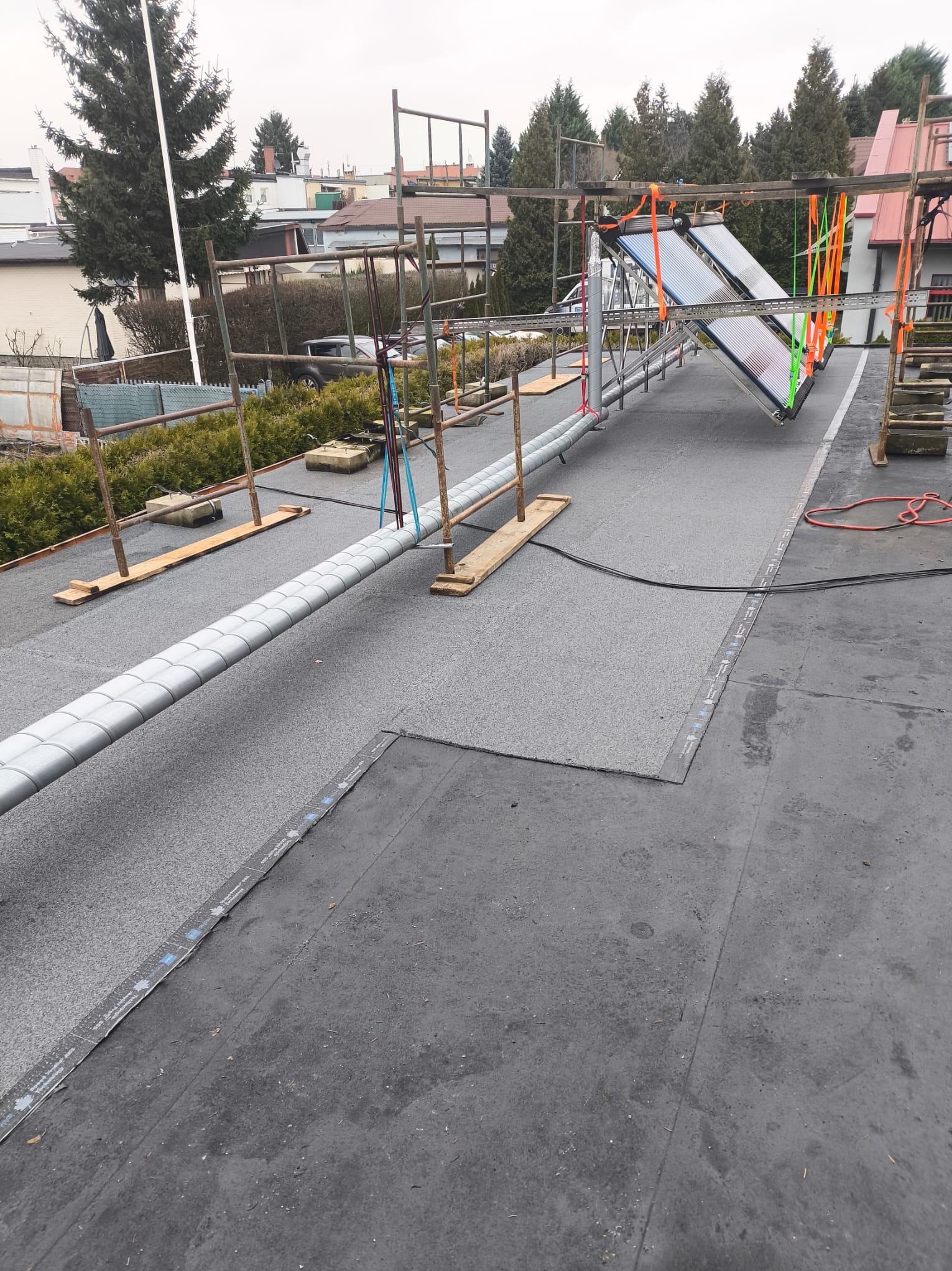 Pokrycie dachu papą