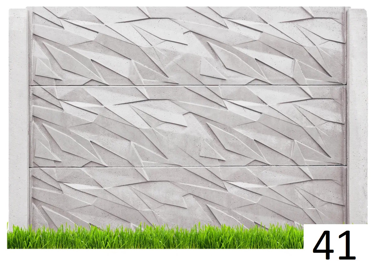 Panel ogrodzenia betonowego z geometrycznym wzorem, imitującym kryształy, z fragmentem sztucznej trawy u dołu i numerem '41' w prawym dolnym rogu.