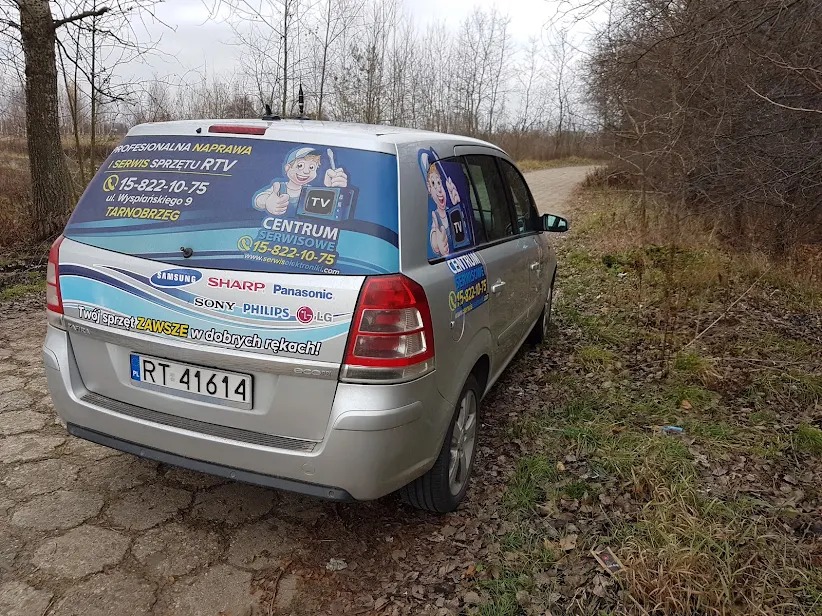 Nasz samochód, który odbiera sprzęt od klientów.