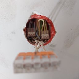 Instalacje w blokach ,bruzdowanie i wiercenie w żelbetonie. 