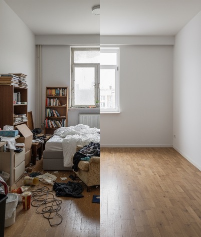 Pokój przed i po opróżnianiu: zagracona przestrzeń z książkami, łóżkiem i bałaganem kontra puste, odnowione wnętrze z parkietem i białymi ścianami.