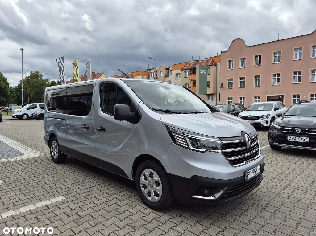 WYNAJEM TRAFIC 9osobowy