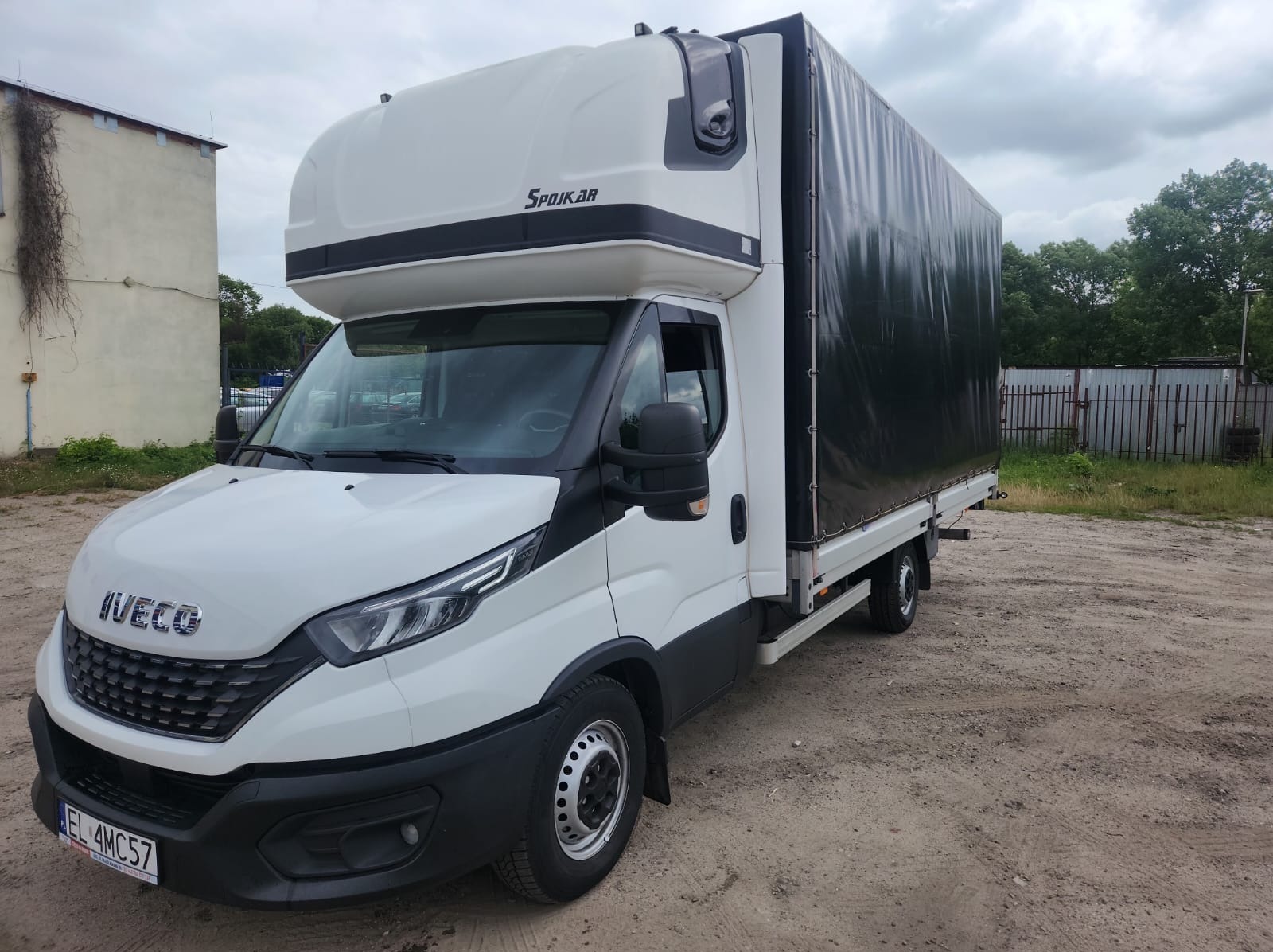 WYNAJEM Iveco Daily 10ep z windą