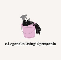 Różowy kubeł z czarnymi rękawicami i spryskiwaczem, logo firmy sprzątającej 'e.l.egancko Usługi Sprzątania' na beżowym tle. Grafika.