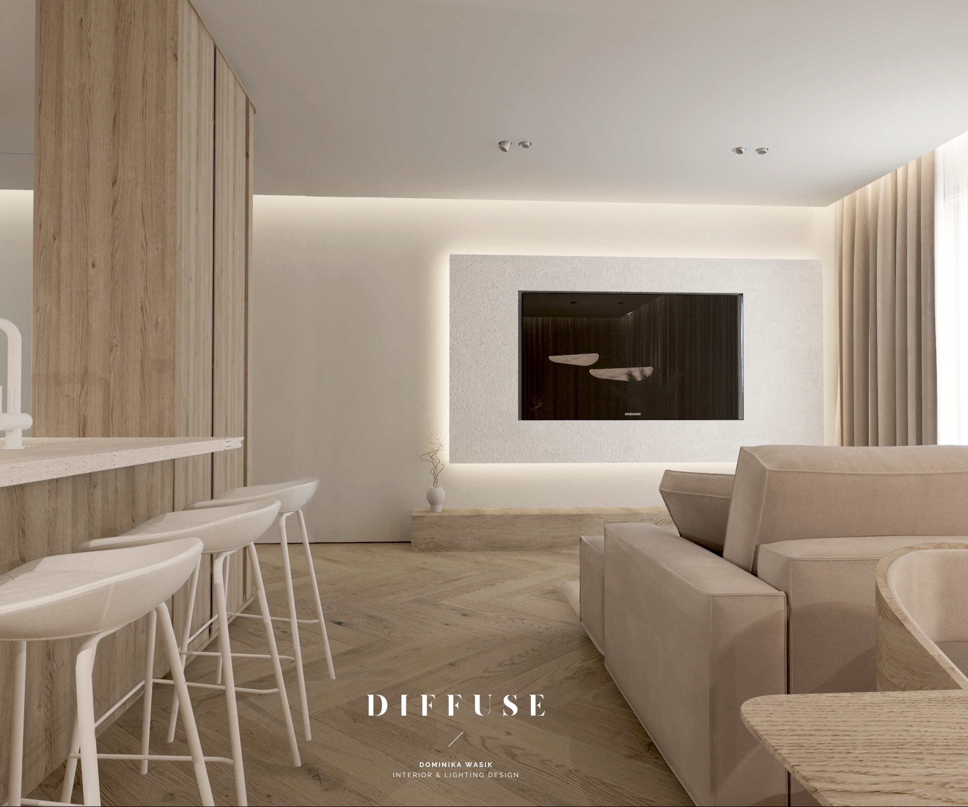 Jasne, minimalistyczne wnętrze z drewnianą podłogą w jodełkę, beżową sofą i barkiem z białymi hokerami. Telewizor w ozdobnej ramie z podświetleniem LED.