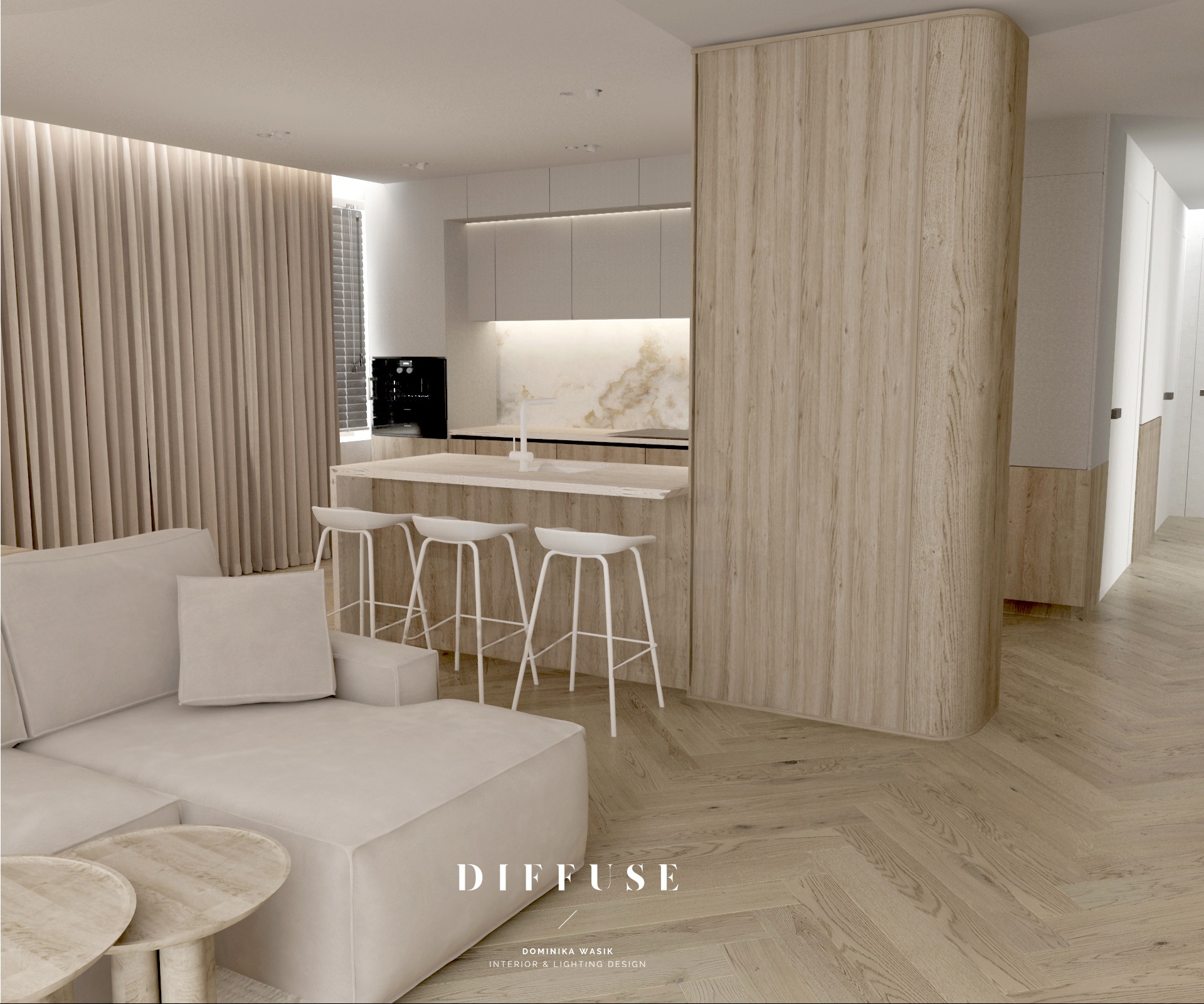 Jasne wnętrze z drewnianą zabudową: kuchnia z wyspą i białymi hokerami, beżowa sofa i parkiet w jodełkę. Minimalistyczny design z akcentami drewna.