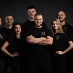 Trenerzy Body Progress to młodzi, ambitni ludzie, dla których treningi to pasja, nie tylko praca. Każdy trening to okazja, by włożyć całe serce i wiedzę, pomagając Ci osiągnąć najlepsze efekty