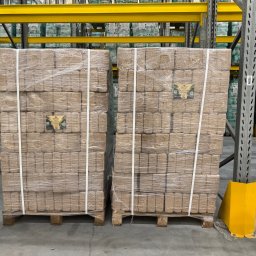 Oferujemy brykiet dębowy RUF oraz pellet drzewny do ogrzewania domów i obiektów komercyjnych. Dostawy paletowe na terenie całej Polski.