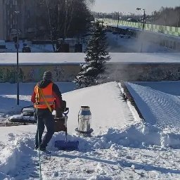 Odśnieżania dachów zakładu produkcyjnego Warszawa