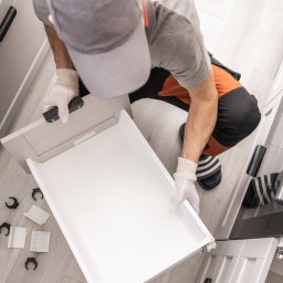 Meble i Montaż - Szafy Na Wymiar Krak&oacute;w