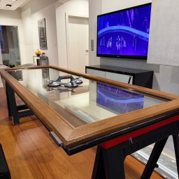 Bierzemy się za pracę każdej trudności! Duże szyby, ciężkie tafle, nietypowe wymiary – wszystko ogarniamy profesjonalnie i bezpiecznie. 💪