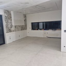 Wykończenia łazienek Kamienica Królewska 2