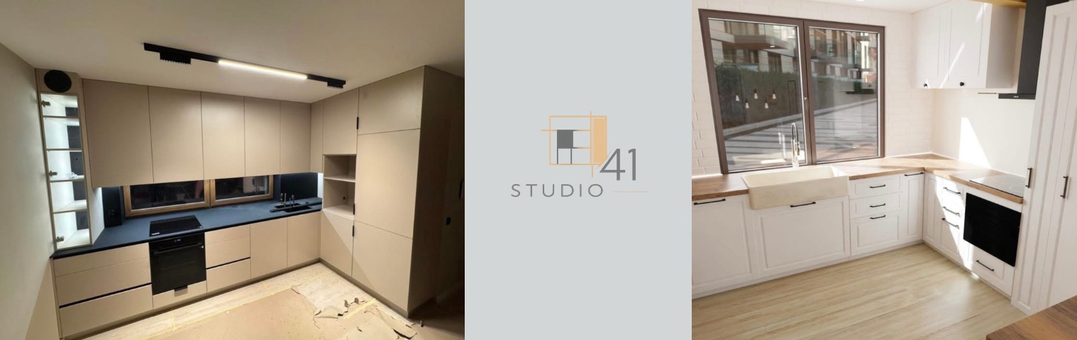 Dwie aranżacje kuchni: beżowa z czarnym blatem i oświetleniem oraz biała z drewnianym blatem i widokiem na zieleń, oddzielone logo studia projektowego.