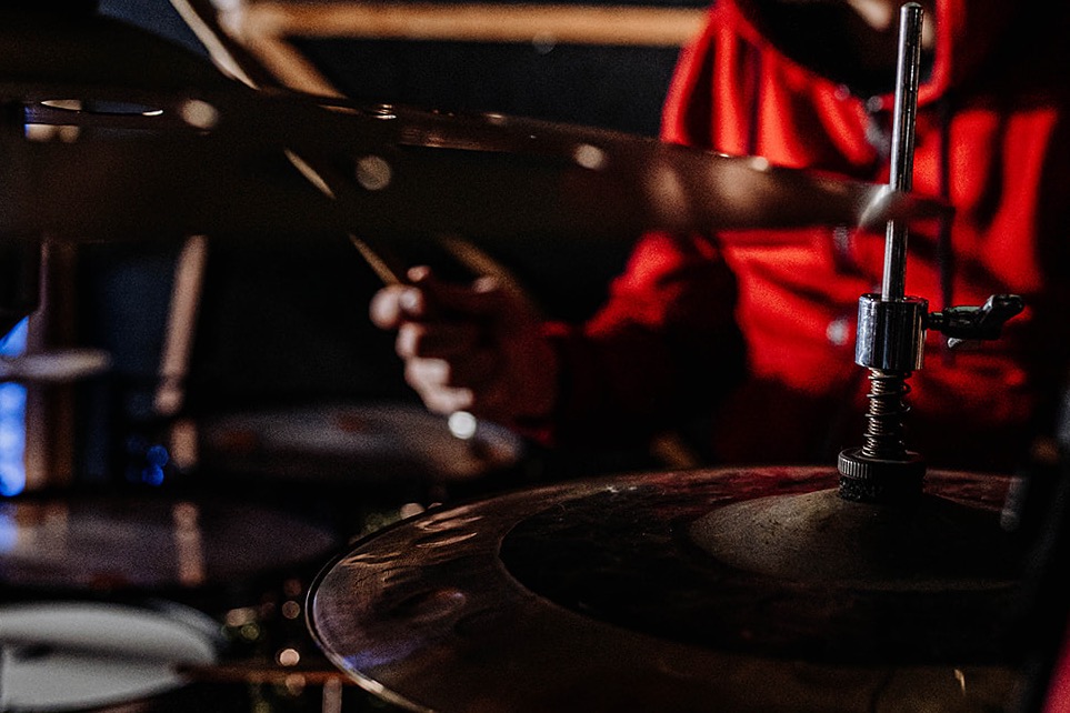 Nauka gry na perkusji w studio nagrań w Katowicach