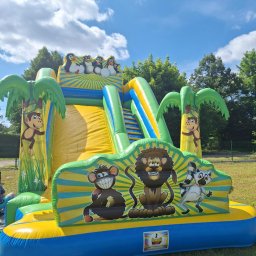 MADAGASKAR 
• Wymiary: 8,5 m (dł.) x 5 m (szer.) x 6,5 m (wys.)
• Zjeżdżalnia(półka zjazdowa) : 5 m