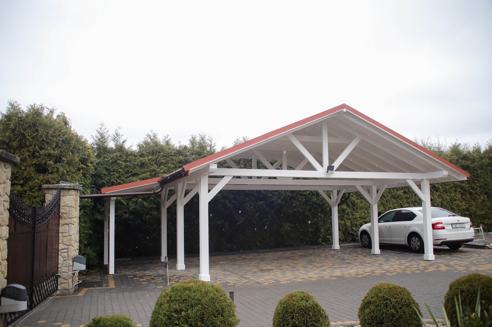 wiata dwuspadowa na dwa auta