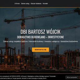 Kamil Kwapich - Strona internetowa firmy DBI Bartosz Wójcik z branży doradztwa budowlano-inwestycyjnego. W tle żurawie budowlane i konstrukcja budynku w trakcie budowy.