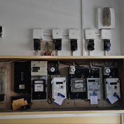 Szafa z układami pomiarowych na części wspólnej 