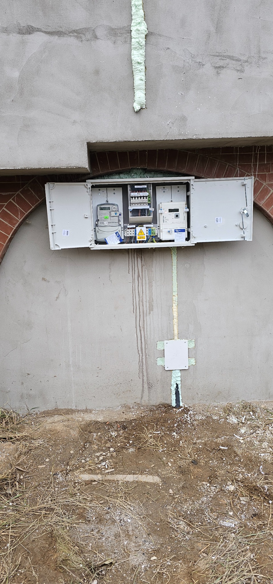 Licznik energii elektrycznej wyniesiony na zewnątrz do Szafki SP oraz wznowienie prądu na drugim układzie elektrycznym