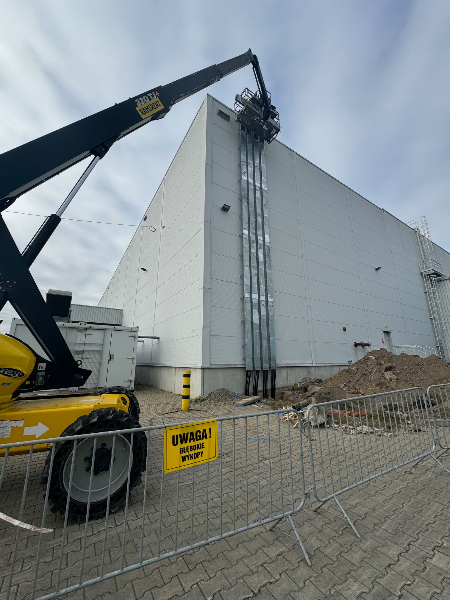 Pionowe trasy kablowe - Tychy