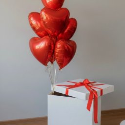 Zaskocz swoją drugą połówkę w Walentynki! ❤️

Chcesz wyznać miłość w wyjątkowy sposób? Nasze balony z helem zrobią to za Ciebie! Tworzymy romantyczne bukiety z serc, eleganckie zestawy z personalizacją i balony z Twoim własnym tekstem.