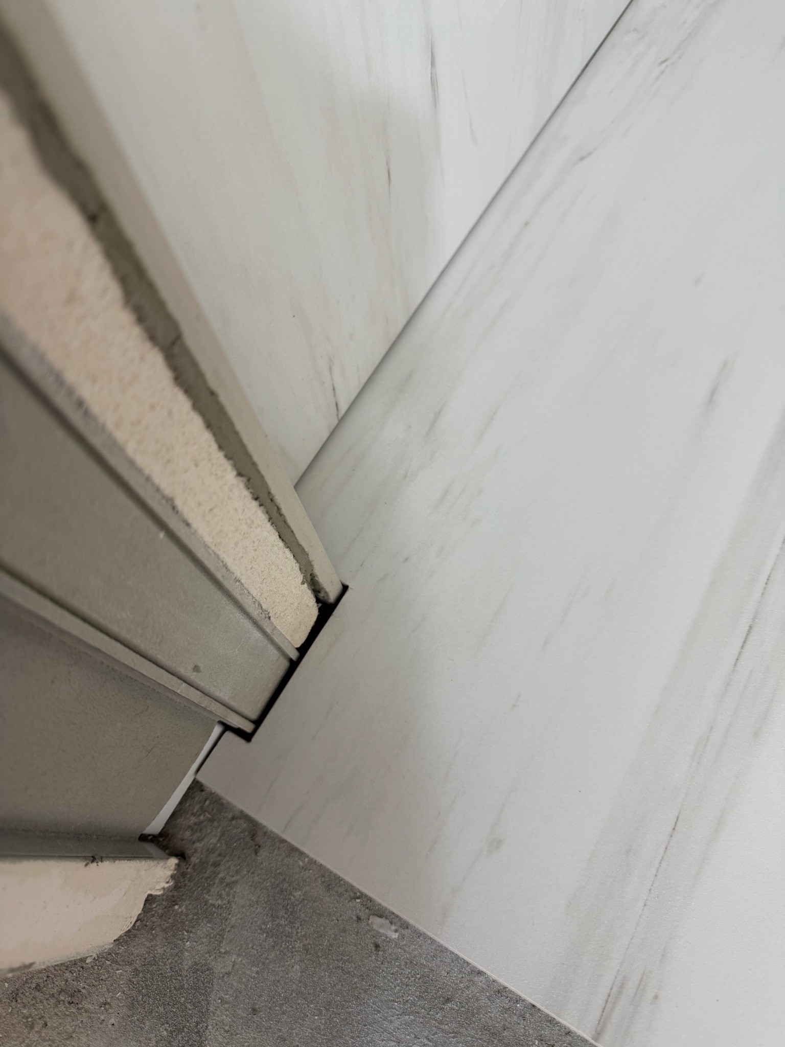 Układanie płytek 120×120 – łazienka