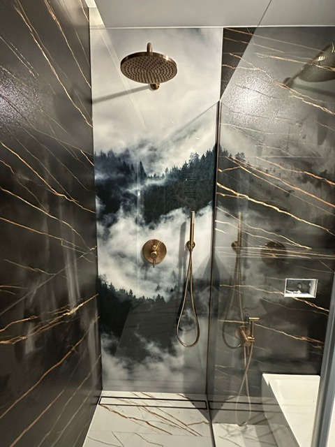 Grafika pod prysznicem