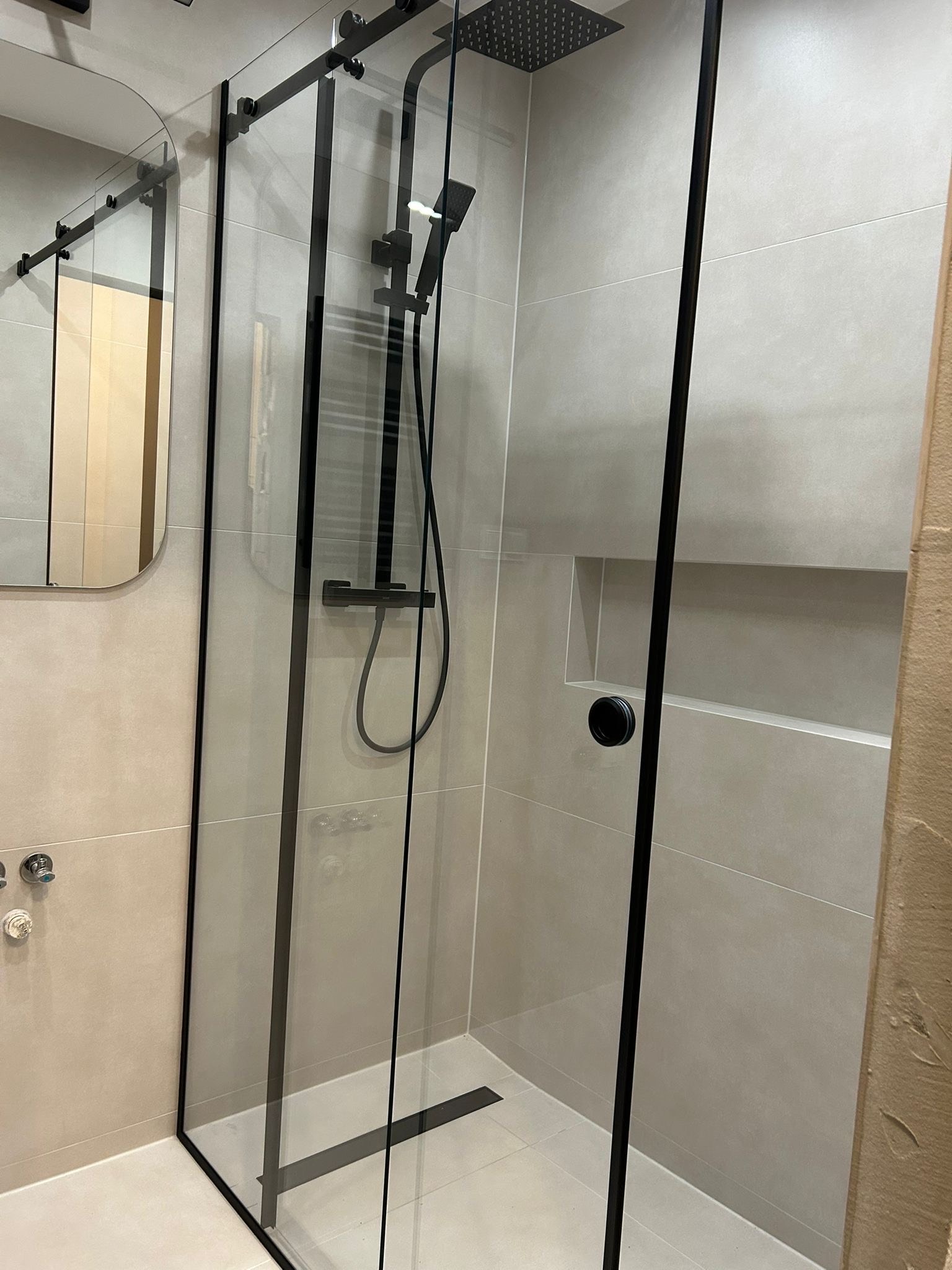 Kabina z systemem przesuwnym