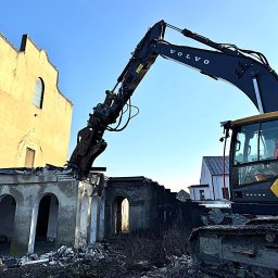 Rozbiórki budynków Dąbrówka 2