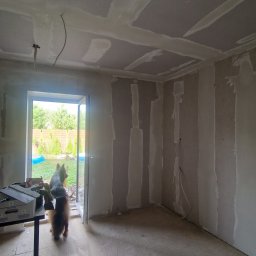 Dawid Kędzierski - Montaż Sufitu Podwieszanego Gniezno