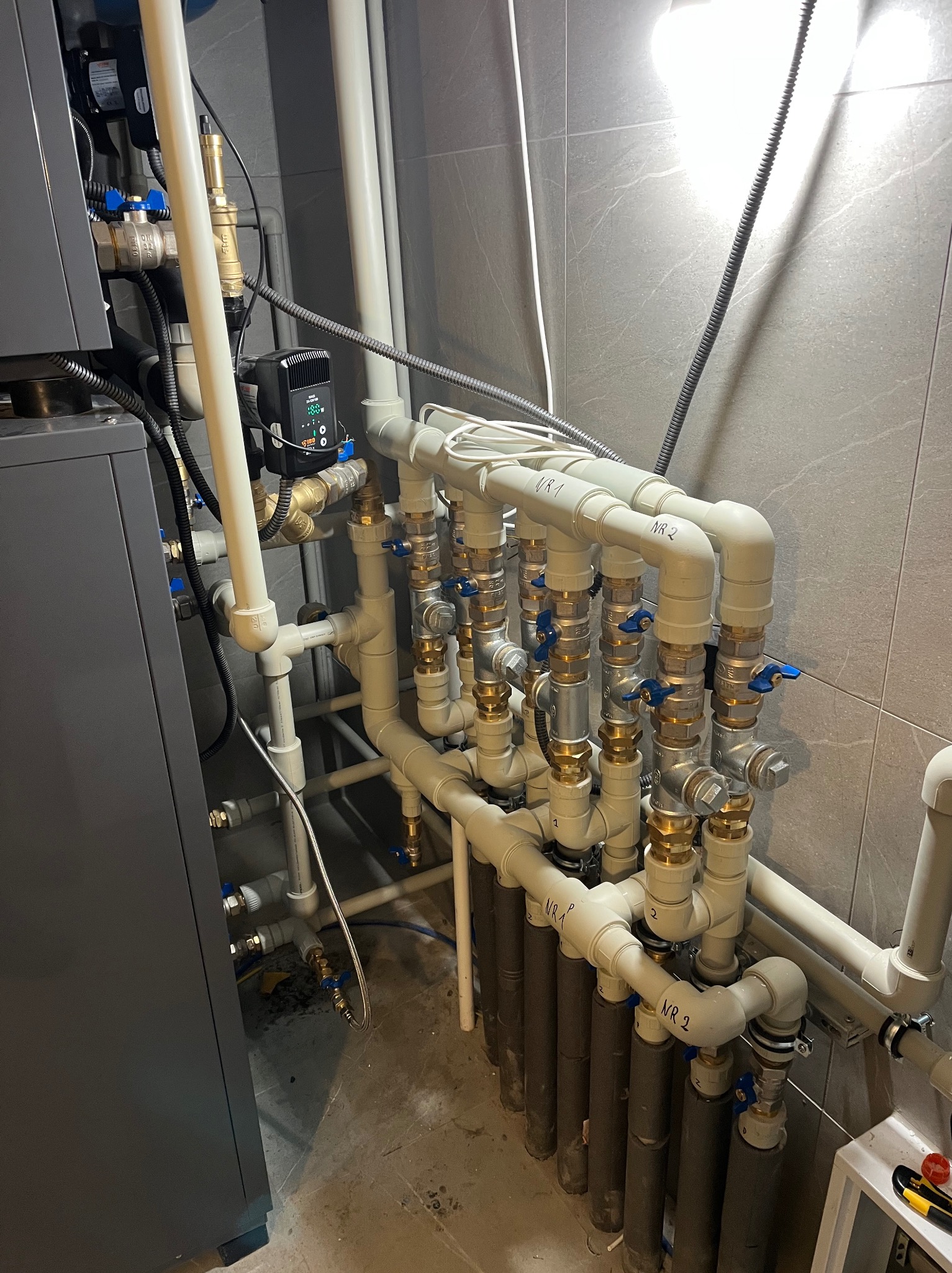 Przygotowanie pod montaż i sterowanie grzania oraz chłodzenia