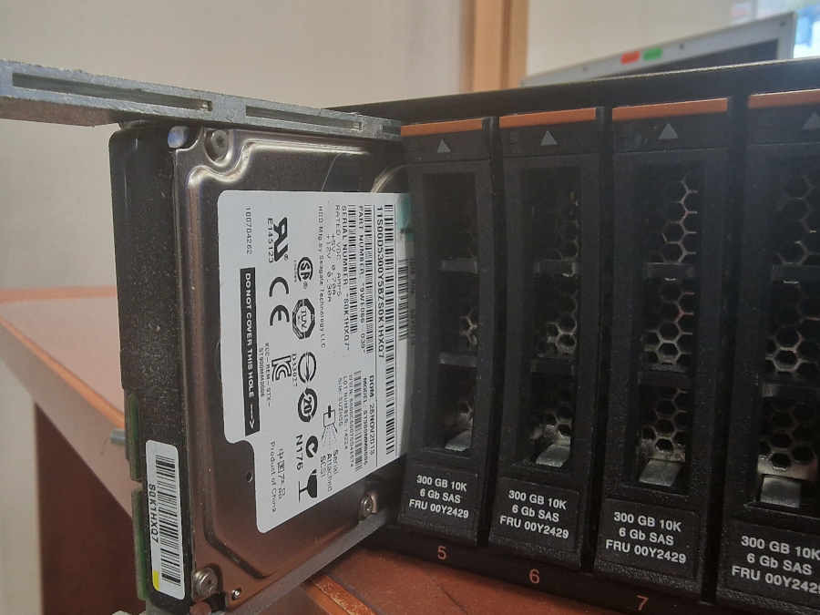 Odzyskiwanie danych z macierzy RAID Centrum Odzyskiwania Danych Mega Serwis Warszawa, ul. Opaczewska 43/8