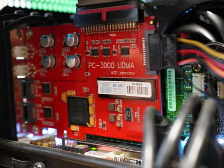 Specjalistyczny sprzęt do odzyskiwania danych Centrum Odzyskiwania Danych Mega Serwis Warszawa, ul. Opaczewska 43/8