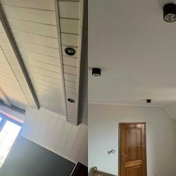 Kompleksowe Wnętrza Remonty i Wykończenia - Dwa ujęcia: drewniana boazeria z oknem i rośliną, oraz biały sufit z czarnymi lampami punktowymi, drewniane drzwi i okno. Widok po remoncie.