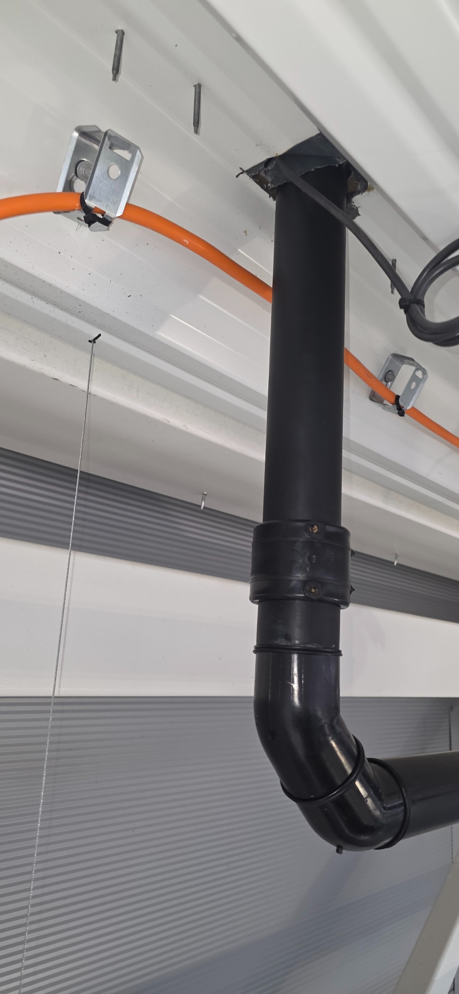 Uszczelnienie odwodnienia dachu typu pluvia