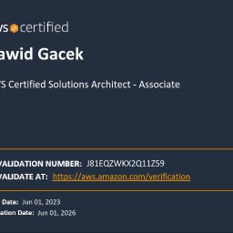Certyfikat AWS - Solutions Architect Associtate. Certyfikat który potwierdza moją znajomość zagadnień w zakresie architektury oprogramowania rozwiązań opartych na AWS.